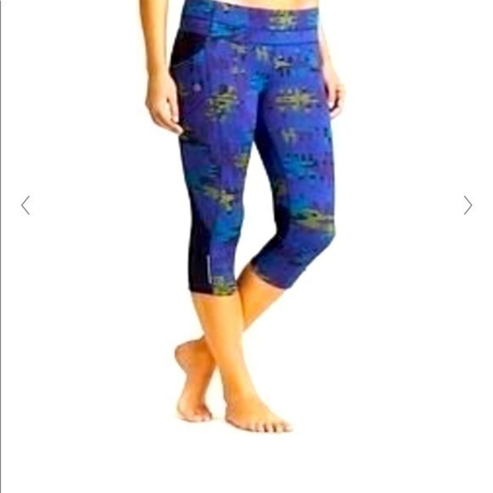 ATHLETA BE FREE camo Capri leggings